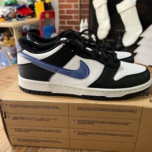 Nike dunk low sneakers